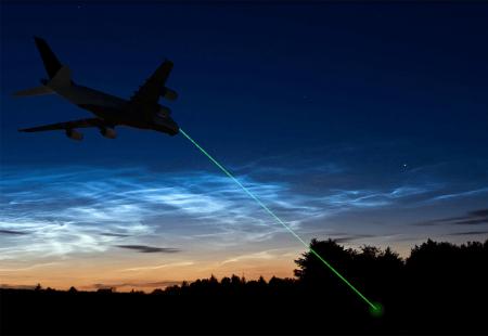https://storage.bljesak.info/article/234766/450x310/avion-laser.jpg