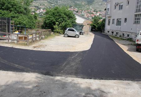 https://storage.bljesak.info/article/236645/450x310/Santiceva-asfalt7.jpg
