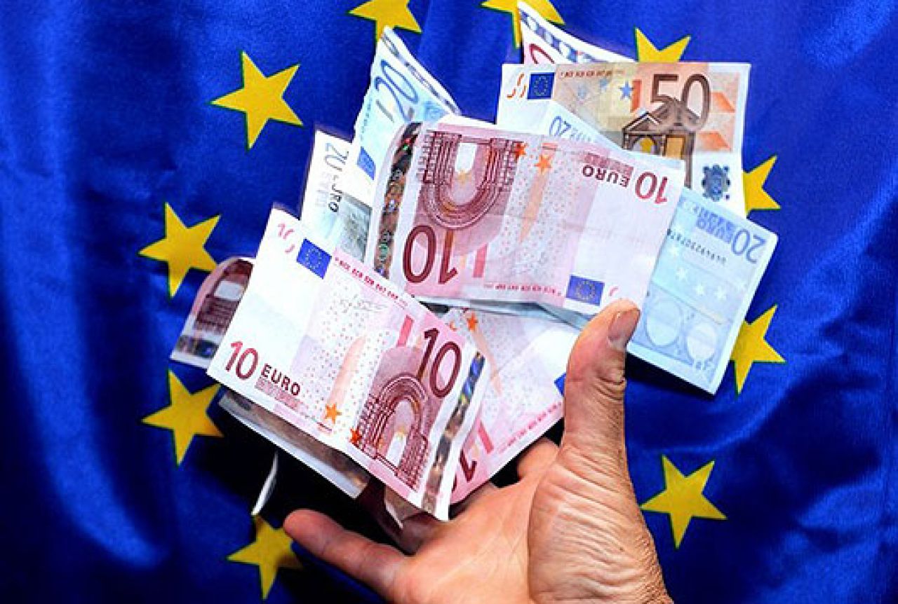 Slovenci u poreznoj prijavi popunjavaju rubriku ‘mito’