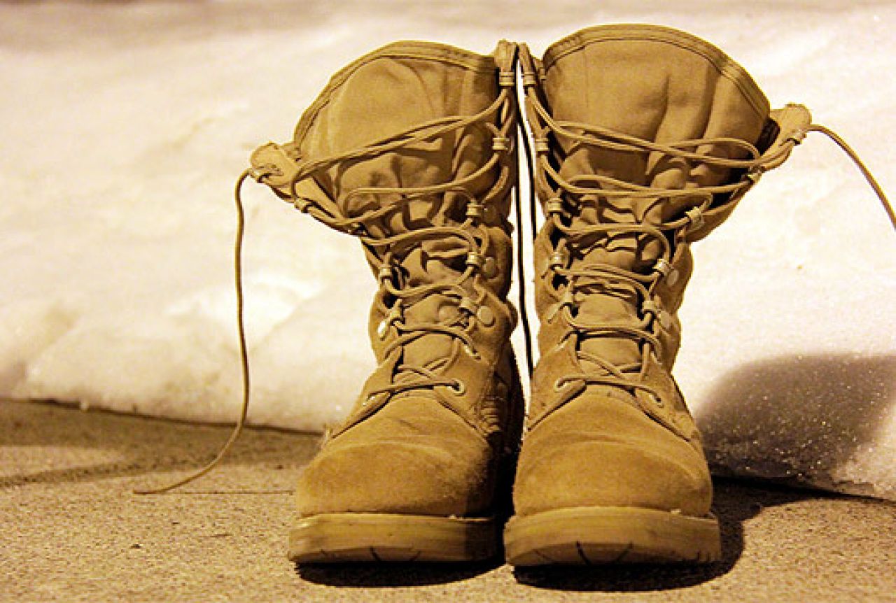 Boot's. Military Boot. Us Army Boots. Кевларовые ботинки военные. Us Army Soldiers Army Boots.