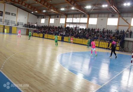 https://storage.bljesak.info/article/241221/450x310/Futsal-finale-staklorad-i-centar2.jpg