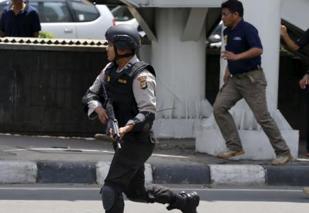 https://storage.bljesak.info/article/242213/450x310/indonezijska-policija.jpg