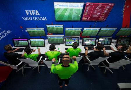 https://storage.bljesak.info/article/246056/450x310/VAR-fifa.jpg