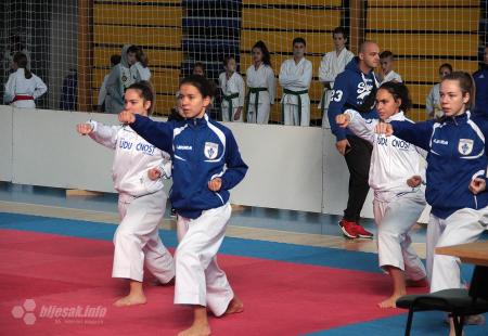 https://storage.bljesak.info/article/253007/450x310/Karate-turnir-kluba-bjelopoljac.jpg