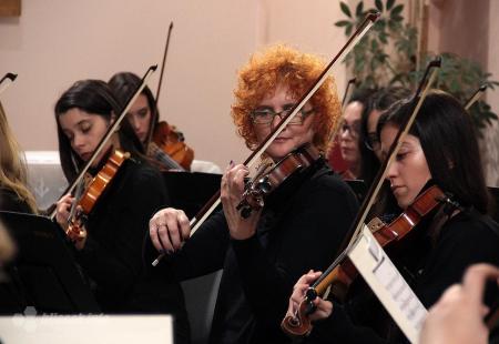 https://storage.bljesak.info/article/253835/450x310/Vecer-mozarta-simfonijski-orkestar8.jpg