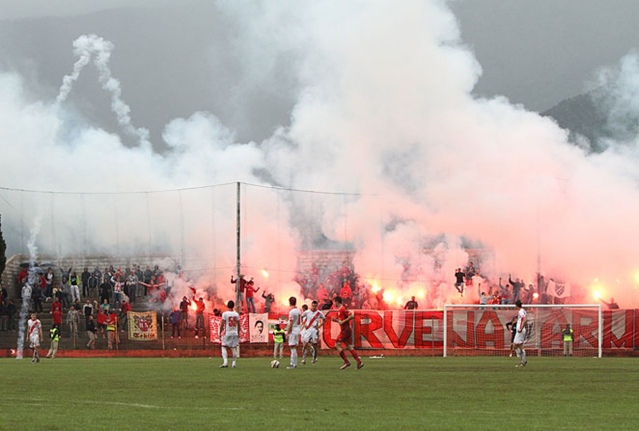 Velez Uz Pun Stadion Zeli Do Vrha Tablice Bljesak Info Bh Internet Magazin