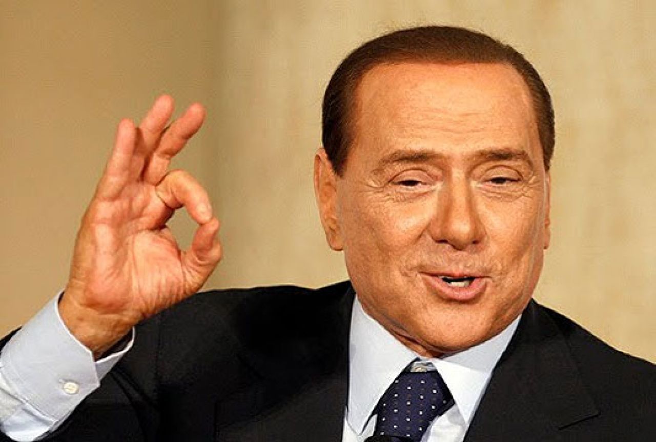 Berlusconi objavio zaruke sa 49 godina mlađom Francescom
