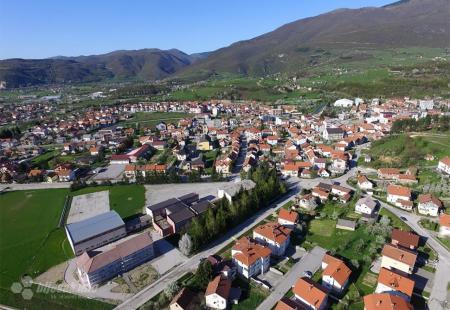 https://storage.bljesak.info/article/258043/450x310/Uskoplje-panorama-nasa-fotka-2019.jpg