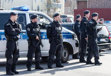 https://storage.bljesak.info/article/263460/450x310/duisburg-njemacka-policija.jpg
