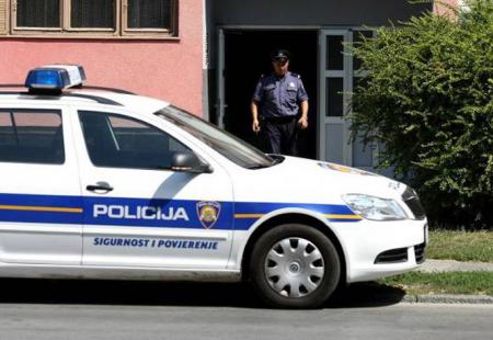 https://storage.bljesak.info/article/264152/450x310/policija-hrvatska-autozgrada.jpg