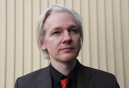 https://storage.bljesak.info/article/269352/450x310/julian-assange-.jpg