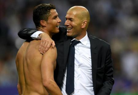 https://storage.bljesak.info/article/272805/450x310/Zinedine-Zidane-and-Cristiano-Ronaldo.jpg