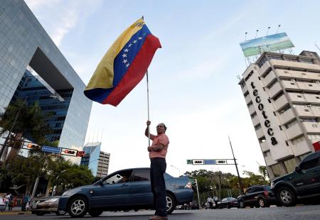https://storage.bljesak.info/article/272954/450x310/venezuela-zastava.jpg