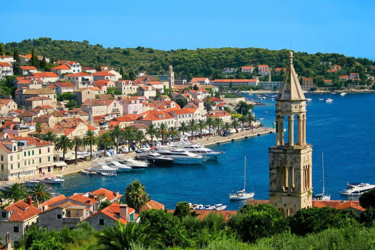 Za ljetovanje u Hrvatskoj trebat će vam tri prosjećne plaće