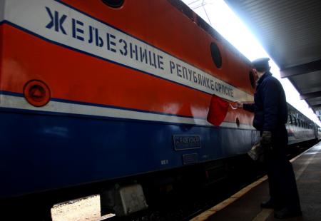 https://storage.bljesak.info/article/275352/450x310/Zeljeznice-republike-srpske-lokomotiva.jpg