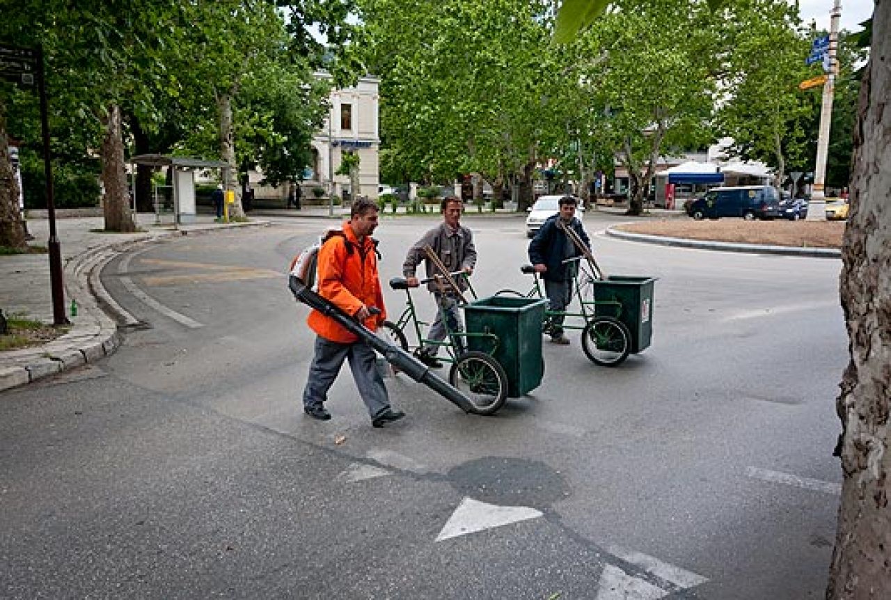 Dokazi o zabrani čišćenja ulica i održavanju zelenila grada Mostara