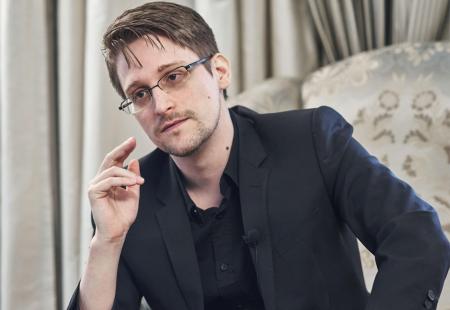 https://storage.bljesak.info/article/285668/450x310/Edward-Snowden.jpg
