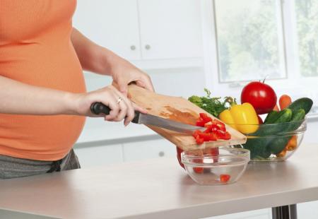 https://storage.bljesak.info/article/288550/450x310/pregnancy-cooking222.jpg