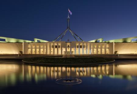 https://storage.bljesak.info/article/288595/450x310/Parliament_House_at_dusk,_Canberra_ACT.jpg