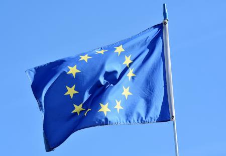 https://storage.bljesak.info/article/291661/450x310/zastava-europska-unija.jpg