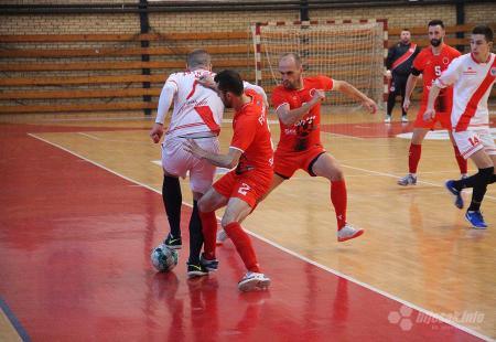 https://storage.bljesak.info/article/301872/450x310/Futsal-2020-zrinjski-i-centar3.jpg