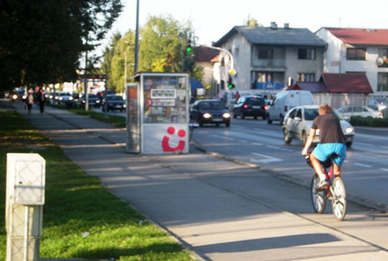 Kiosk nasred biciklističke staze