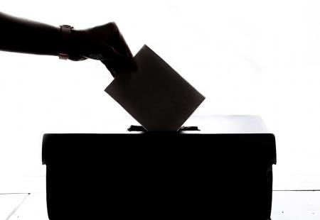 https://storage.bljesak.info/article/328911/450x310/izbori-glasovanje.jpg