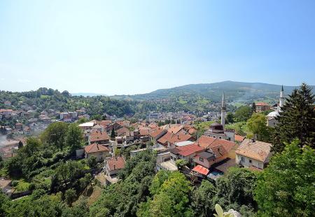 https://storage.bljesak.info/article/330146/450x310/travnik-panorama-1.jpg