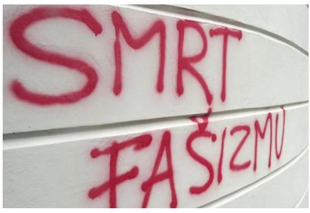 https://storage.bljesak.info/article/344965/450x310/smrt-fasizmu-grafit.jpg