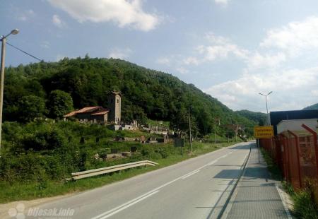 https://storage.bljesak.info/article/349963/450x310/01_Ulaz_u_Srebrenicu.jpg