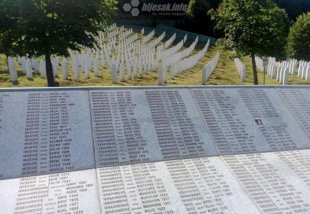 https://storage.bljesak.info/article/350708/450x310/Srebrenica_54.jpg