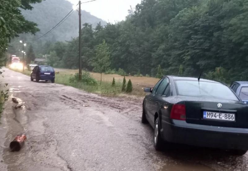 Izlile se rijeke širom BiH: Poplave u Žepču, Zavidovićima i Vitezu