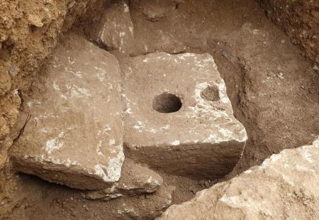 https://storage.bljesak.info/article/361289/450x310/Toalet-Jeruzalem-arheologija.jpg