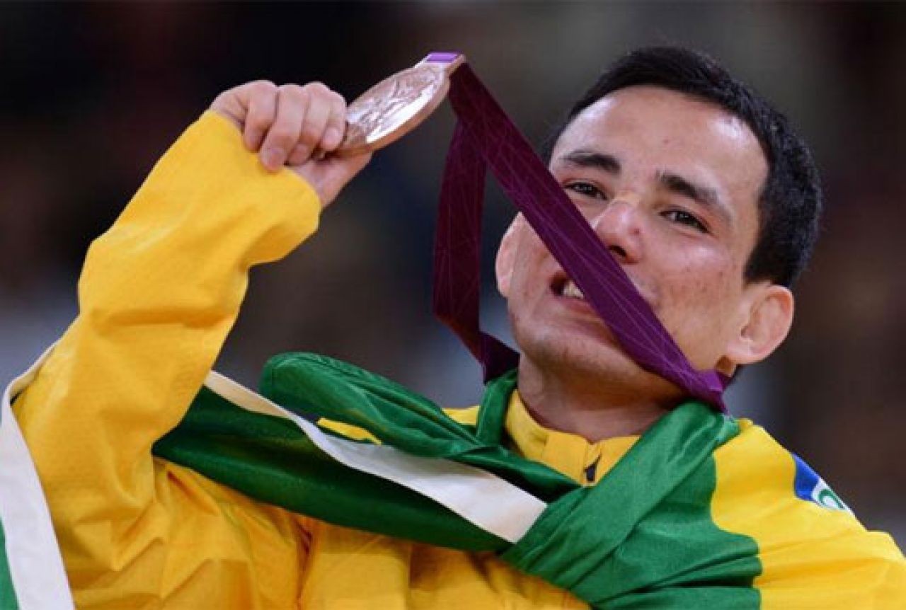 Brazilski džudist oštetio medalju