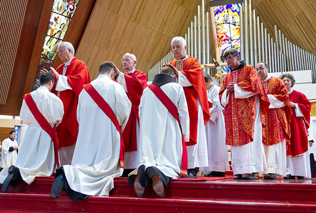 Biskup Perić podijelio sveti red prezbiterata trojici kandidata