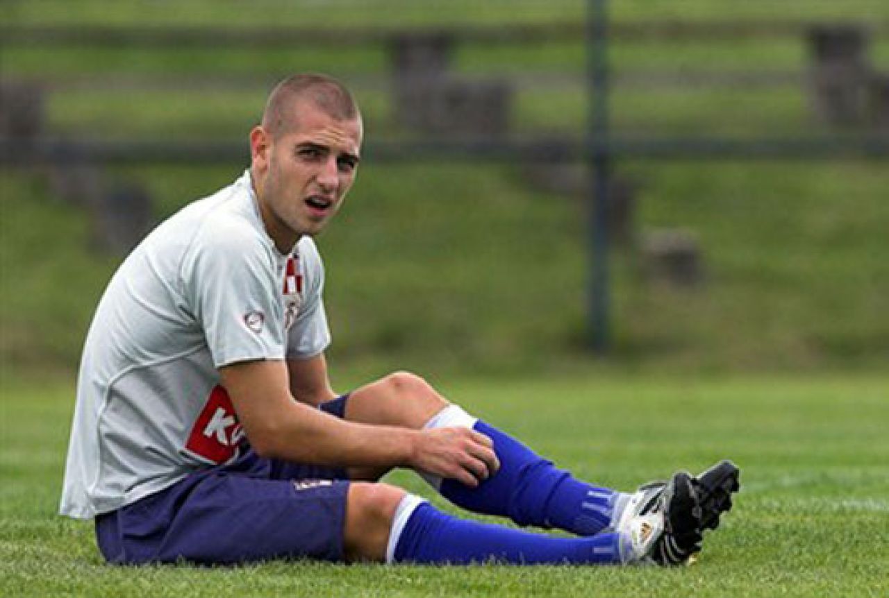 Mladen Petrić potpisao jednogodišnji ugovor za Fulham