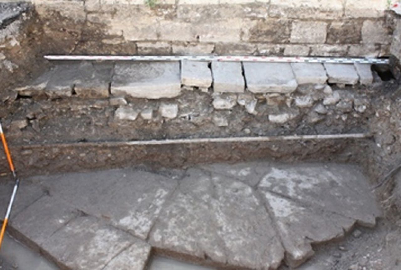 Arheolozi pronašli antički pločnik u Puli