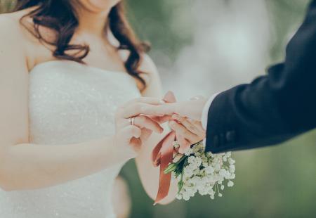https://storage.bljesak.info/article/392174/450x310/vjencanje-svadba-1.jpg