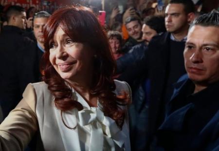 https://storage.bljesak.info/article/392618/450x310/Cristina-Fernandez-de-Kirchner.jpg