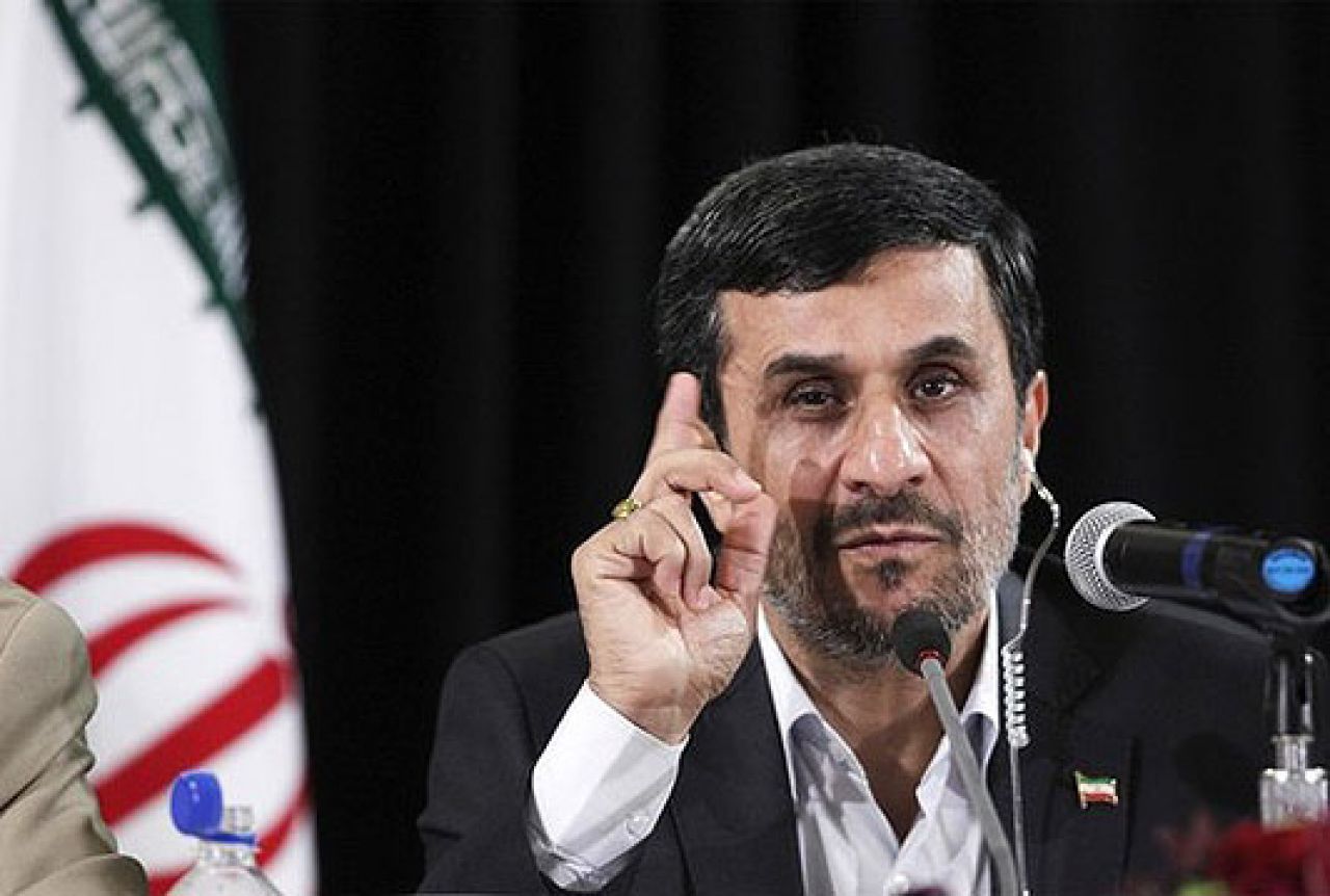Ahmadinejad se povlači iz političkog života