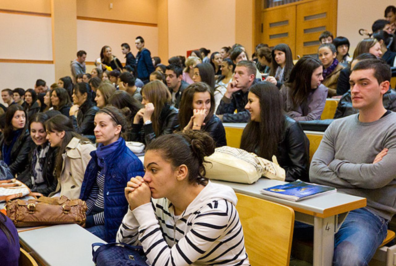 U petak ističe rok da se bh studenti uključe u projekt European Rails of Peace 2012.