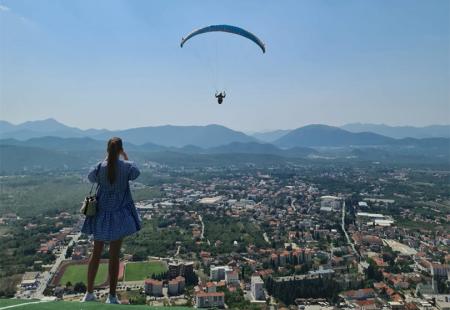 https://storage.bljesak.info/article/398615/450x310/Paragliding-klub-Ljubuski.jpg