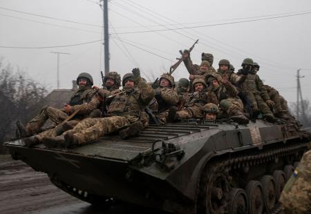 https://storage.bljesak.info/article/411157/450x310/bahmut-vojnici-tenk-ukrajina-twitter.jpg
