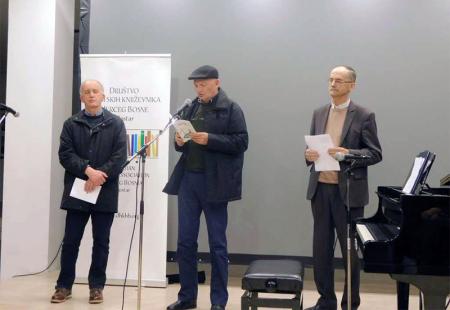 Književna večer 'Breviarium poeticum' okupila veliki broj književnika i studenta