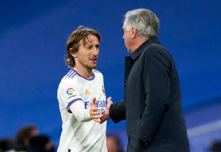 https://storage.bljesak.info/article/418025/450x310/modric-carlo.jpg