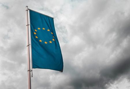 https://storage.bljesak.info/article/419551/450x310/europska-unija-zastava-1.jpg