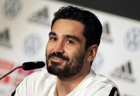 https://storage.bljesak.info/article/424017/450x310/gundogan.jpg