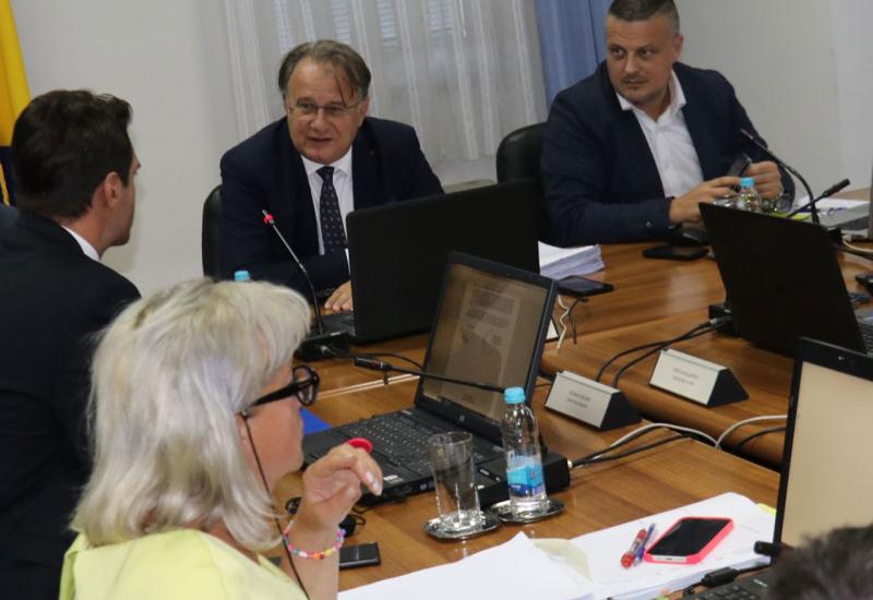 https://storage.bljesak.info/article/431324/800x550/Vlaisavljevic_niksic.jpg
