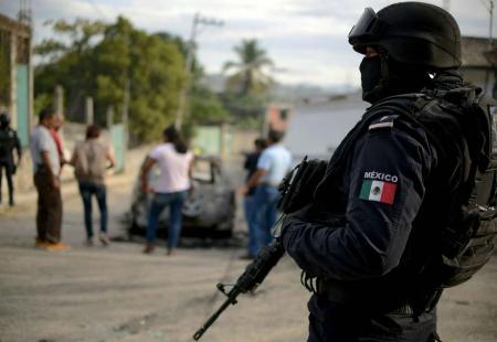 https://storage.bljesak.info/article/433393/450x310/meksiko-policija.jpg