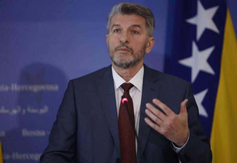 Mehmedović: ''Bakir je naslijedio stranku koju je oteo od članstva''